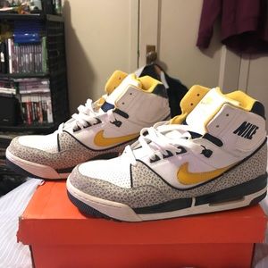 NIKE Dunk High Premium Size 10 Mens Sneakers